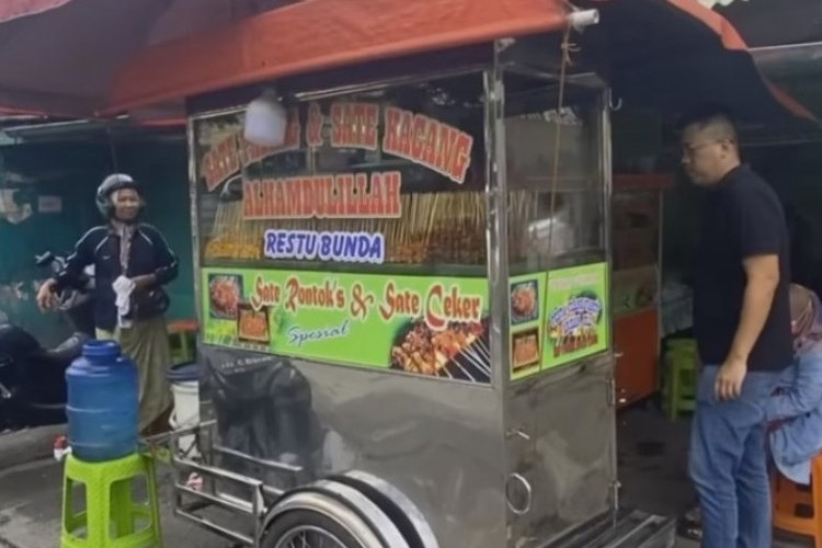 Viral! Penjual Sate di Medan Mampu Habiskan 600 Tusuk dalam 4 Jam, Sate Tulang Rontok dan Cekernya Jadi Andalan