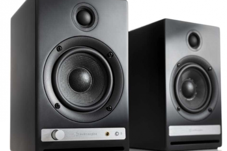 Ukuran Speaker 18 Inch Berapa CM? Berikut Perhitungan Diameter Lubangnya