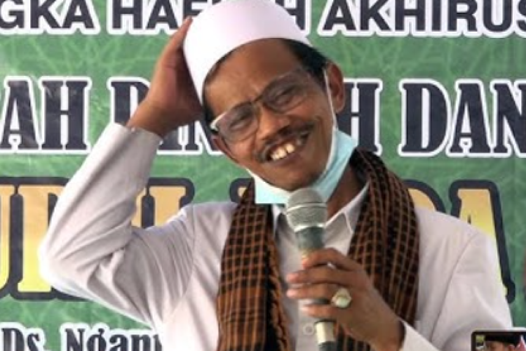 Innalillahi Wa Inna Ilaihi Raji'un: KH Safarun, Dai Humoristis dari Bojonegoro, Berpulang ke Rahmatullah