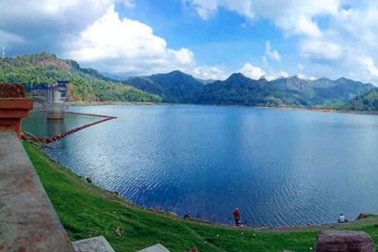 Pesona Bendungan Sempor yang Sajikan Pemandangan Aesthetic Ala Danau-Danau di Eropa