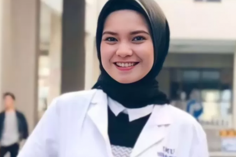 Tak Tahan LDR! Oknum Dokter Karina Dinda Lestari Selingkuh dengan Mahasiswa UNHAS Saat Suami Pendidikan Polisi