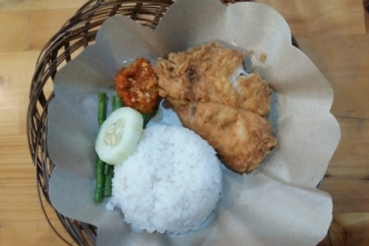 Daftar Harga Menu Ayam Geprek Sa'i, Kediri Terbaru 2023: Sajian Ayam Goreng dan Sambal Pedas Nikmat