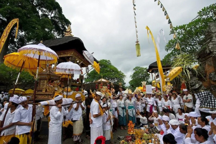 Apa Itu Hari Raya Galungan dan Kuningan? Perayaan Untuk Agama Hindu di Bali Dengan Tradisinya yang Unik
