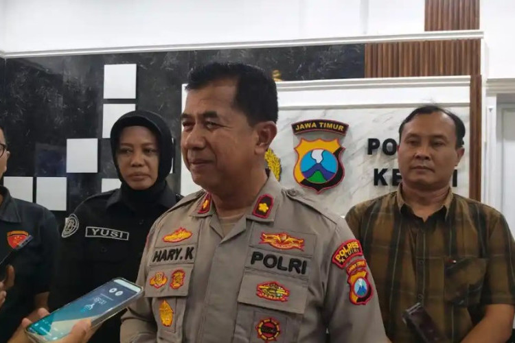 Arisan Bodong di Kediri Viral, Istri Polisi Diduga jadi Dalang Kasus Peggelapan Dana Miliaran Rupiah!