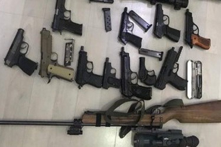 Penyidikan Kelanjutan Senpi Ilegal Rp 30 Juta: Transaksi yang Melibatkan Pelatih MMA dan Anggota Polres Gianyar
