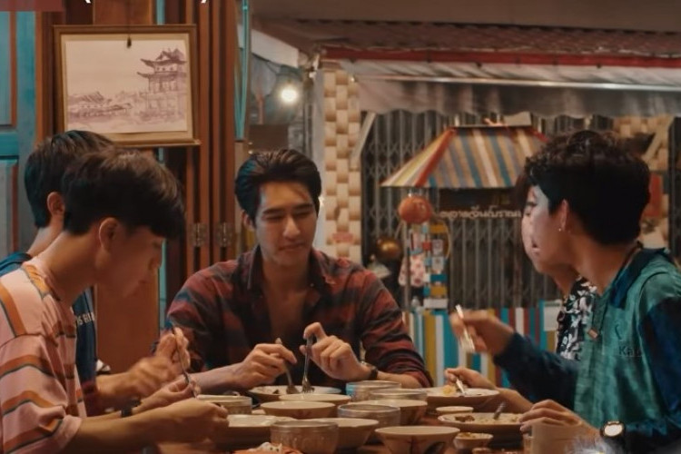 Spoiler Ending Drama Thailand Moonlight Chicken Episode 8, Jim Tak Yakin Berjualan Nasi Ayam Kembali!