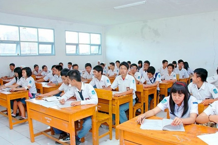 Contoh Soal Ujian Sekolah Bahasa Indonesia Kelas 12, Persiapkan Agar Lebih Paham!