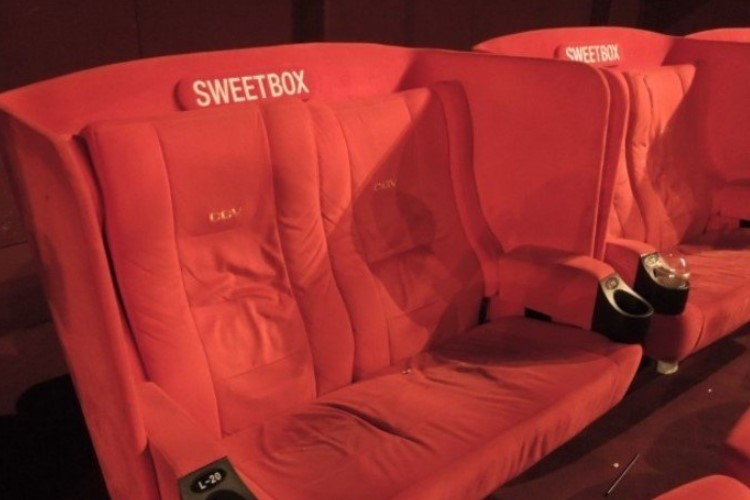 Rekomendasi Bioskop CGV Sweetbox di Surabaya yang Terdekat Dari Pusat Kota, Kursi Lebih Lebar dan Comfy 