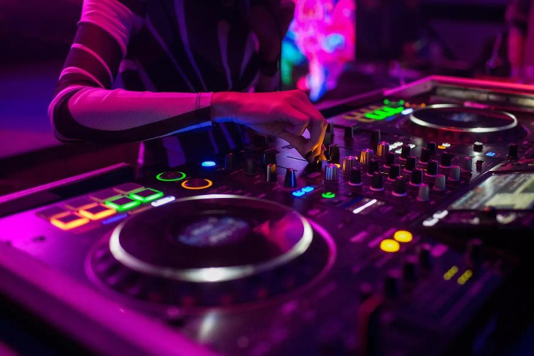 Link Download Lagu DJ Dangdut Remix Super Bass Mp3 Terbaru Full Jedag-Jedug Gratis Cocok Buat Nemenin Kerja atau Nugas
