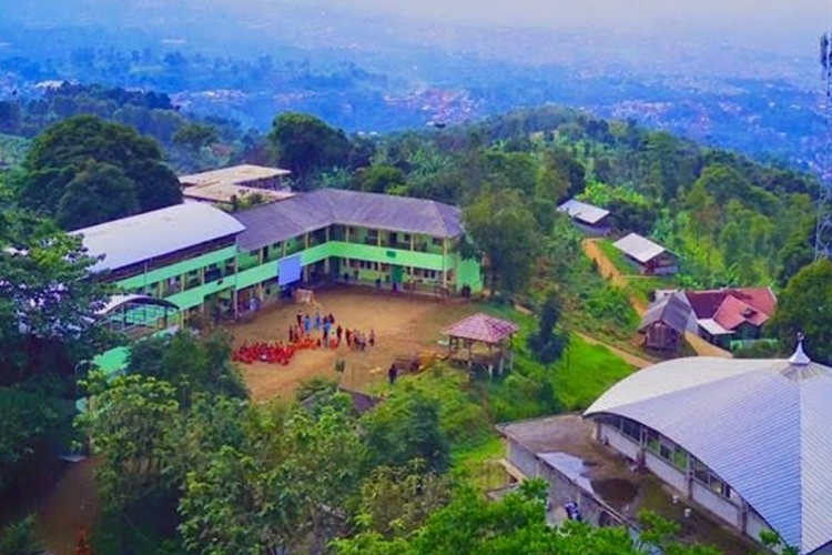 Biaya Pendidikan Pondok Pesantren Baitul Hidayah Bandung Tahun Ajaran 2023/2024 Untuk Semua Jenjang