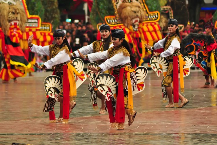 Kumpulan Geguritan (Puisi Bahasa Jawa) Tema Kebudayaan 3 Bait yang Bagus 