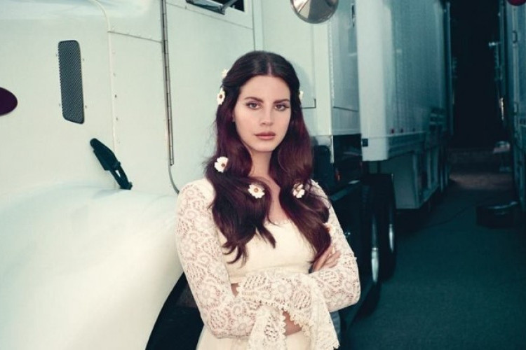 Chord Gitar Lagu Say Yes to Heaven dari Lana Del Rey, Musik Indie Versi Barat Nih!