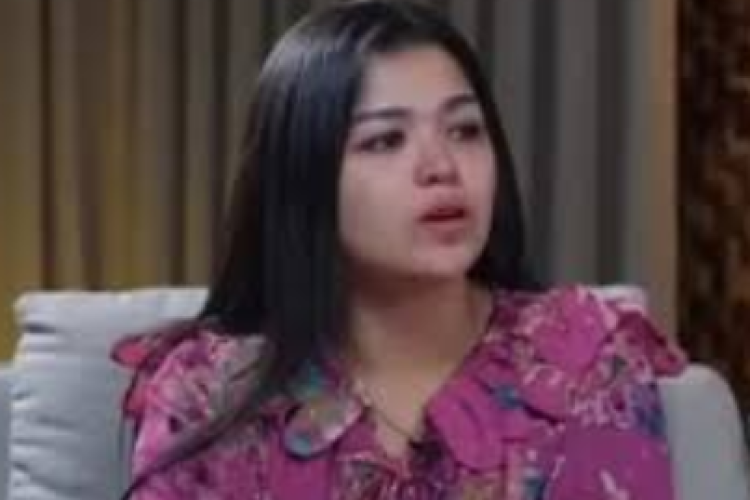Suami Suci Feblika Silaban Siapa ? Istri Sah yang Kirim Papan Bunga Buat Pelakor dengan Kalimat Menohok di Medan Kini Tengah Jadi Sorotan
