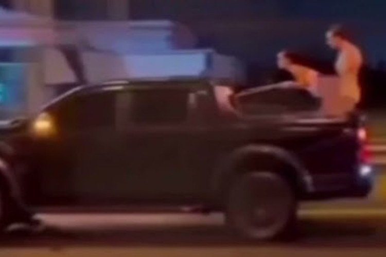 Video Original Thailand Hilux Viral Girl Yang Ramai Di Media Sosial, Jangan Dibuka Kalau Masih Kecil