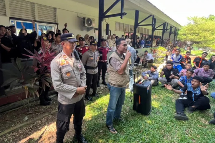 Link Video Perselingkuhan Guru SMKN 1 Mempawah Hilir Diduga Viral, Kini Tak Lagi Mengajar!