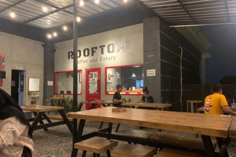 Daftar Harga Menu Rooftop Coffee Terbaru 2023, Hadirkan Suasana Ngopi dengan Keindahan Kota Bandung