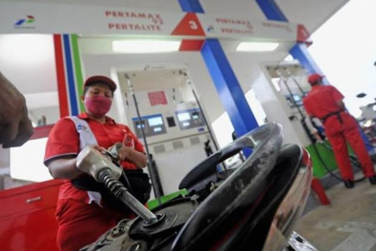 Pertamina Ungkap Stok BBM Untuk 15 Hari Aman, Percepatan Distribusi Segera Dilakukan!