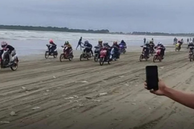 Viral Balap Motor di Pantai Sukabumi Berujung Tragis, Peserta Terjatuh Hingga Kaki Patah, Ternyata Masuk Kategori Balap Liar