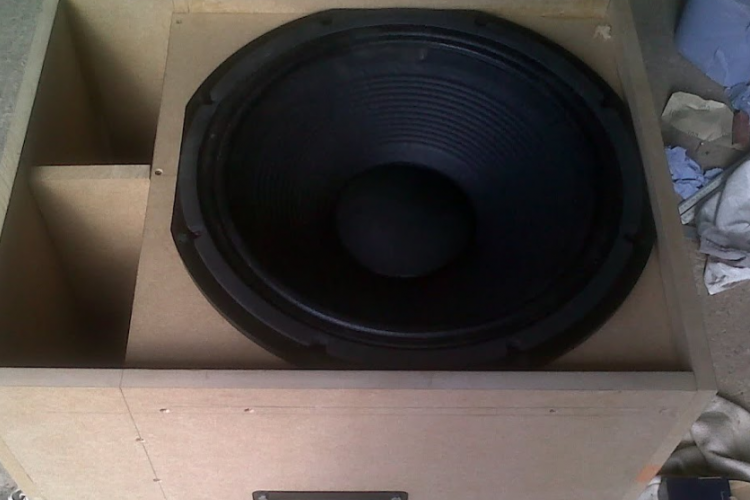 Skema Box Speaker 18 Inch Bass Jauh, Suara Dijamin Cetar Menggelegar