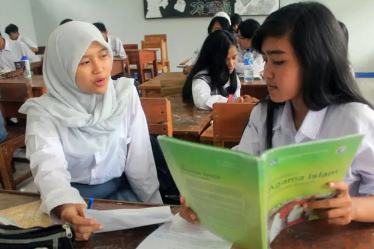Pengertian Teks Diskusi Lengkap Dengan Definisi, Fungsi, Struktur, dan Contohnya, Materi Bahasa Indonesia Kelas 9 SMP/MTS Semester 2 Kurikulum Merdeka