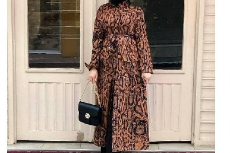 Model Baju Batik Guru Wanita Muslimah, Tetap Trendi Dengan Hijab yang Sopan