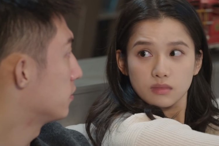 Nonton Drama China Bright Eyes in the Dark Episode 23-24 Sub Indo Telat Bayar Listrik, Bikin Moment Berduaan Gagal Romantis