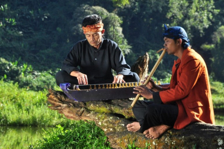  Pupuh Lambang Sunda dan Patokan Lengkapnya, Hampir Sama Seperti di Jawa