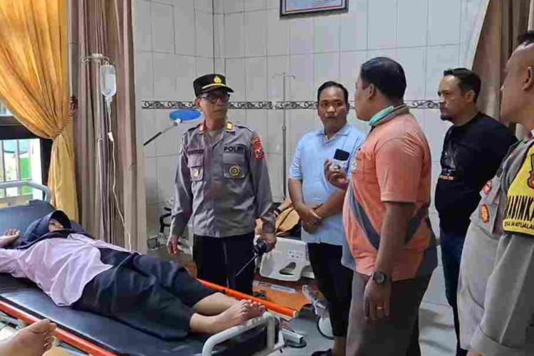 Kronologi Ratusan Santri Sidoarjo Keracunan MBG, Puluhan Ambulance Dikerahkan Hingga Tuai Kecaman Netizen!
