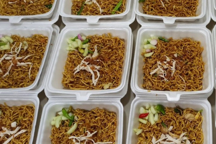 Resep Mie Goreng Untuk 10 Porsi Mantap Berbagai Toping, Cocok Untuk Acara Apapun!