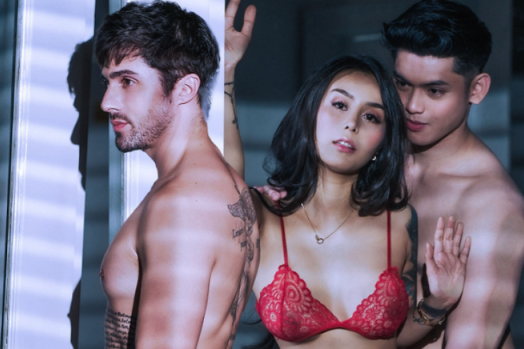 Nonton Film TL (2024) Sub Indo Full Movie HD, Semi Filipina yang Bakal