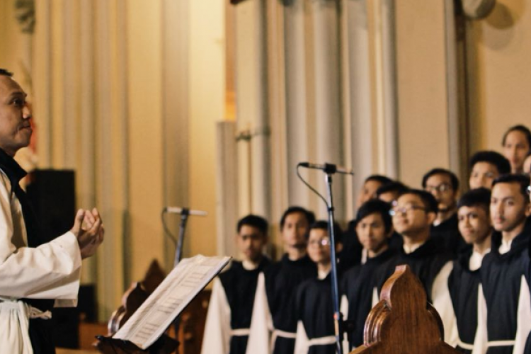 Daftar Judul Lagu untuk Paduan Suara Gereja Untuk Massa Biasa, Lihat Daftarnya Disini!