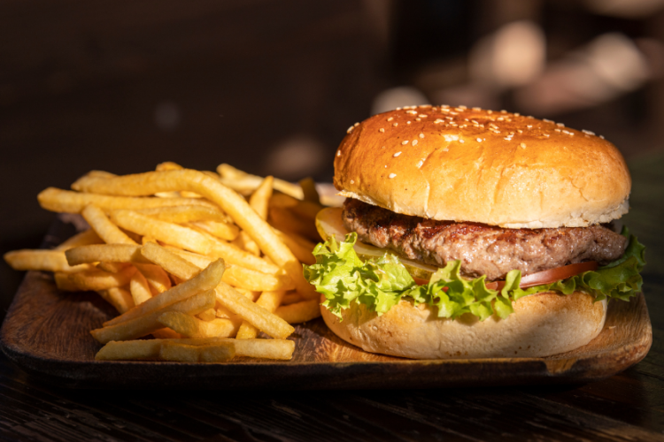 Informasi Franchise Burger Blenger Terbaru, Ini Syarat dan Modal yang Perlu Disiapkan!