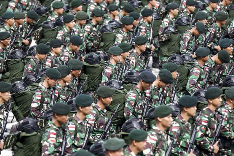 Contoh Surat Lamaran Menjadi Prajurit Bintara TNI AD dengan Tata Bahasa Baik dan Benar