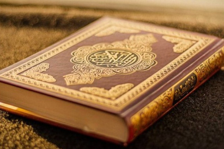 3 Alasan Al Qur'an Disebut Sebagai Kitab yang Bersifat Universal, Jadi Penyempurna Kitab-kitab Sebelumnya