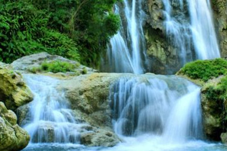 Pantang Dilanggar! Mitos Air Terjun Nglirip Tuban Buat Pasangan yang Belum Sah Auto Putus Kalau Nekat ke Sini