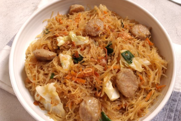 Resep Bihun Goreng untuk 2 Porsi Simpel dan Mudah, Cocok Dihidangkan Bareng Teman!