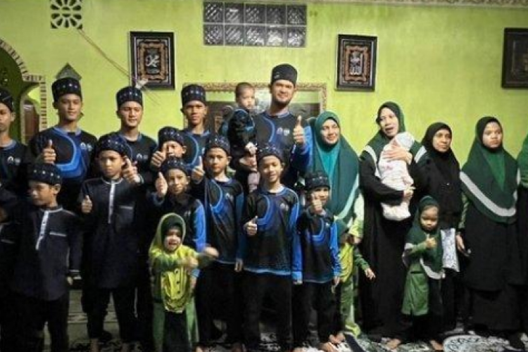 Muhammad Rifaah Ashaari, Ustadz Asal Malaysia Yang Miliki 23 Anak Viral Di Tiktok! Ternyata Jumlah Istrinya Segini