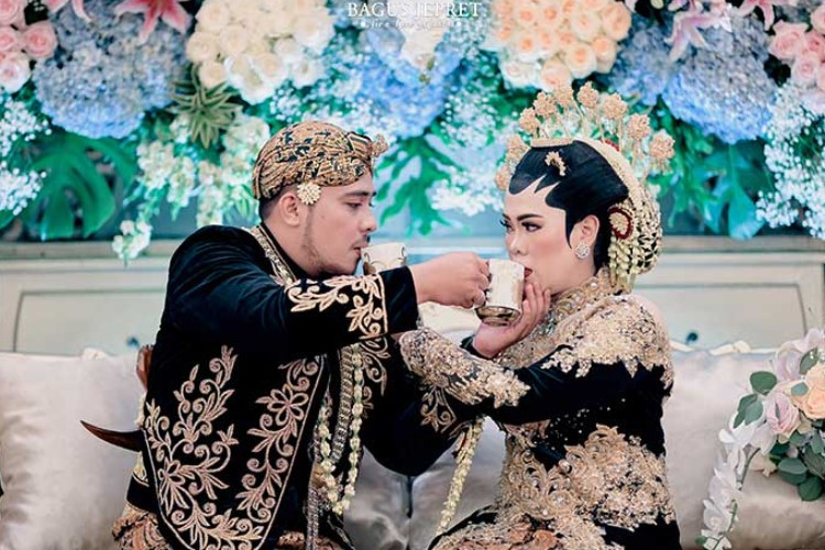 Contoh Ulem Ulem Pernikahan Dalam Bahasa Jawa Untuk Acara Resepsi 