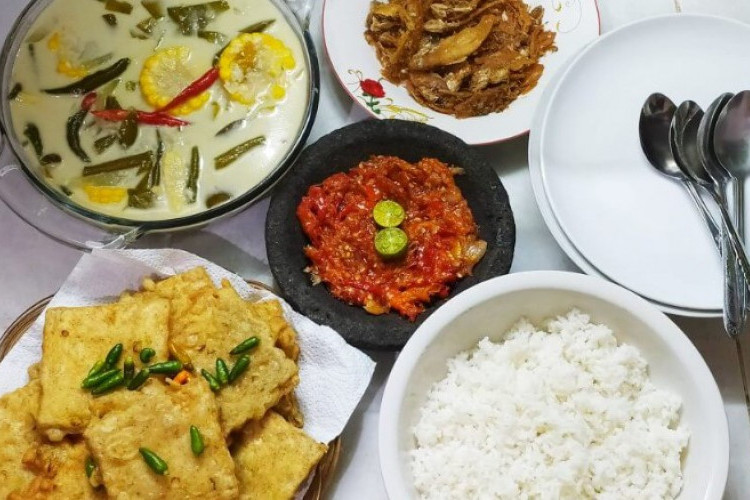 Masakan Ibu Rumah Tangga Sehari-hari Murah dan Sangat Lezat, Bisa Hemat Pengeluaran Bulanan Nih