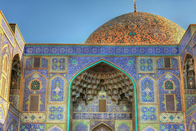 Kombinasi Paduan Warna Masjid yang Bagus Hadirkan Atmosfer yang Nyaman Buat Beribadah 