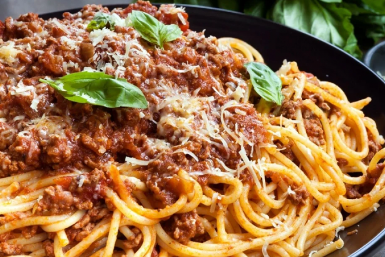 Resep dan Cara Membuat Spaghetti Bolognese Untuk 10 Porsi, Cocok Dihidangkan Saat Sarapan dan Makan Siang!