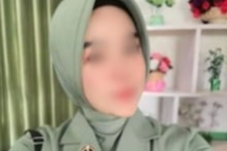 Link Video Private Bu Persit Viral yang Ketahuan Kumpul Kebo dengan Junior Suaminya, Wajah Terpampang Jelas!