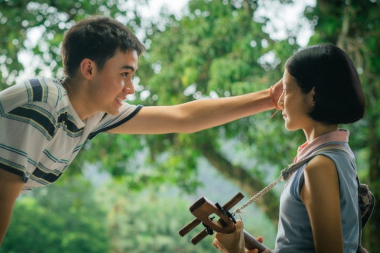 Sinopsis Film Thailand You & Me & Me (2023) Kisah Saudara Kembar Identik yang Merebutkan Seorang Lelak