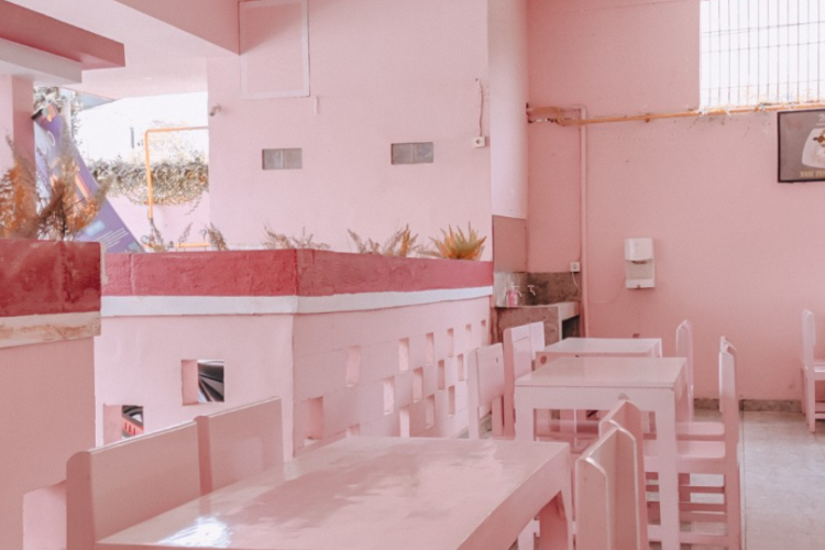 Lokasi dan Jam Buka-Tutup Warung Pink Tempong, Tempat Makan Rekomendasi di Bali dengan Harga Terjangkau