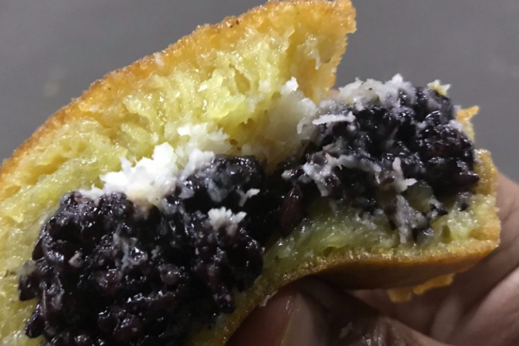 Rekomendasi Martabak Manis Ketan Hitam Terdekat dan Paling Populer 2023, Nyesel Banget Kalau Nggak Cobain!