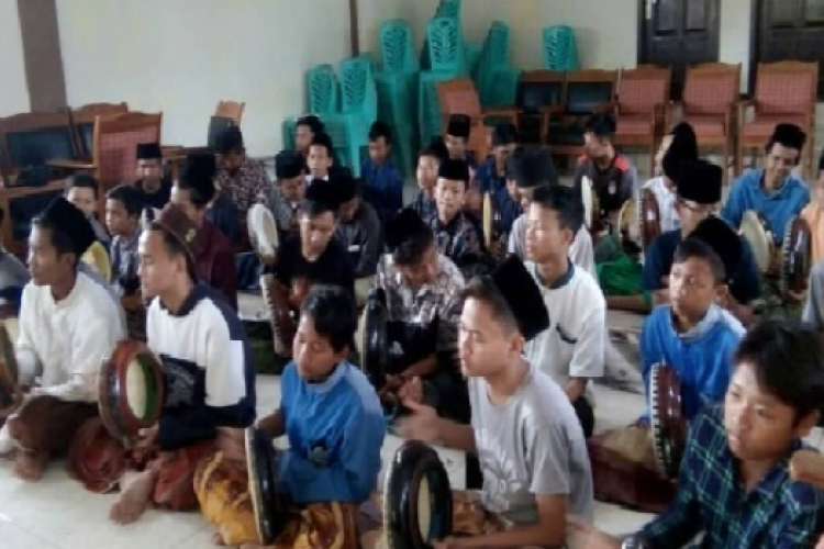 Fasilitas dan Biaya Pesantren Buntet Cirebon T.A 2023/2024, Pesantren Tertua di Cirebon Yang Miliki Santri Unggulan