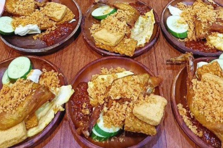 Harga Menu Paket Super Penyet di Gajahmada, Semarang Terbaru 2023: Nikmati Enaknya Penyetan Super Pedas!