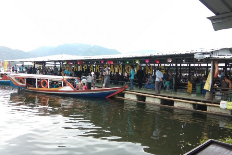 Kuliner Saung Apung Napak Sancang Cihampelas Bandung Barat: Lokasi, Jam Operasional, Cara Pesan