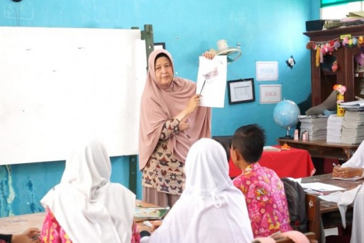 Kumpulan Puisi Tentang Guru, Cocok Untuk Peringatan Hari Pendidikan Nasional