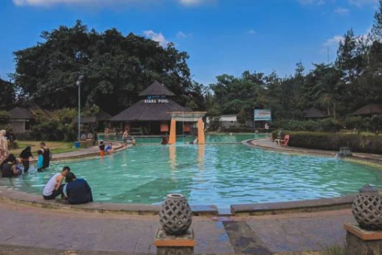 Rekomenasi Penginapan Di Ciater dengan Kolam Air Panas Terpopuler, Banyak Spot Foto Menawan dan Dijamin Pasti Betah!